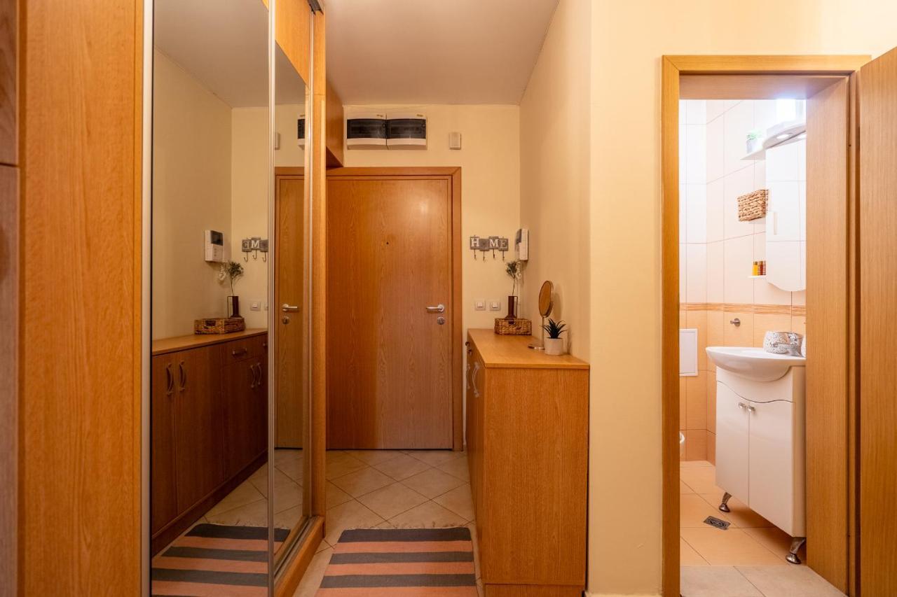 Premium Comfy 2Bdr Apt - Free Parking - Fast Wi-Fi София Экстерьер фото